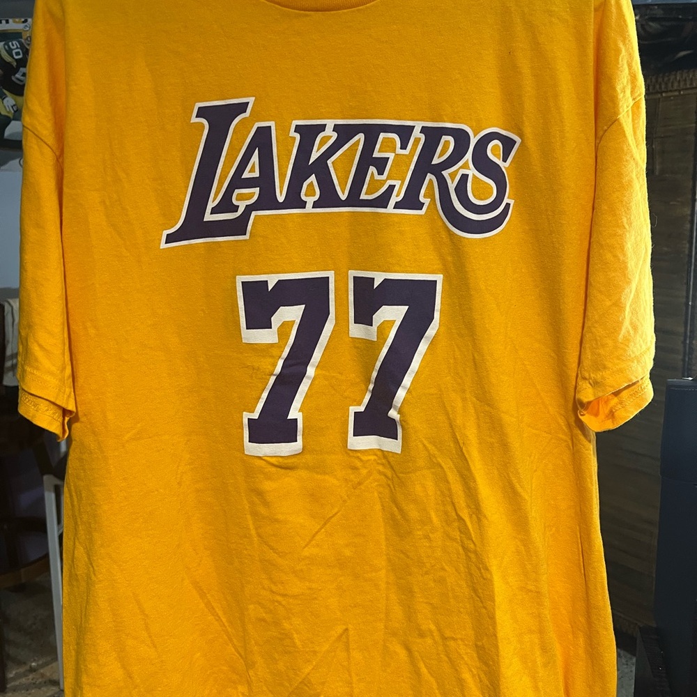 Los Angeles Lakers Doncic T-shirt
